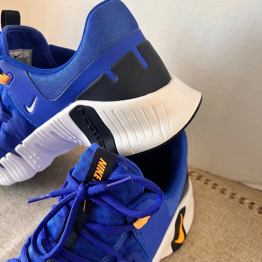 Nike Men's Blue Metcon Running Shoes - Picture 3 of 6